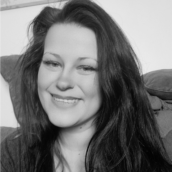 Meet your Posher, Rae - Picture 3 of 10